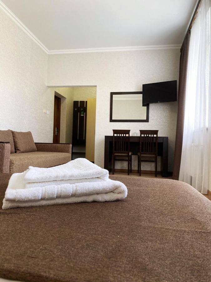 Hotel Koral Csernyivci Kültér fotó